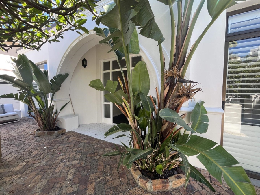 To Let 3 Bedroom Property for Rent in Bantry Bay Western Cape